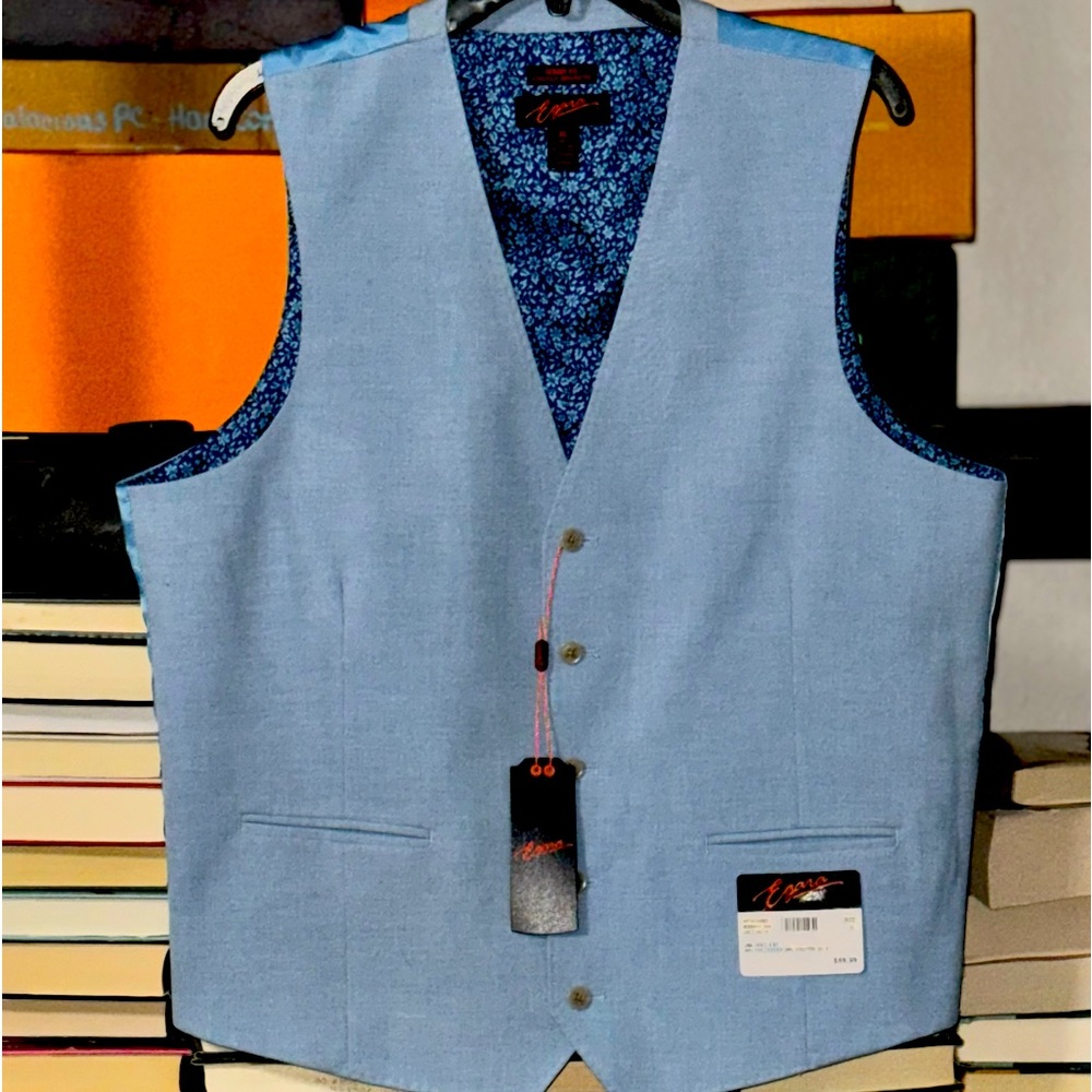 Egara Vest - Picture 1 of 5